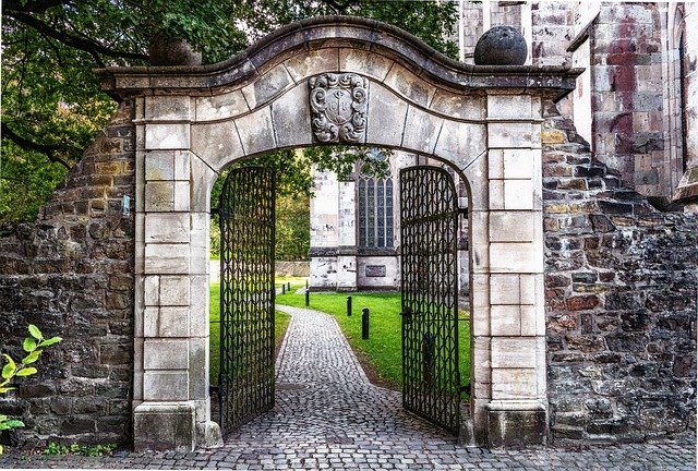 Pathways Through Paul Daily Devotional